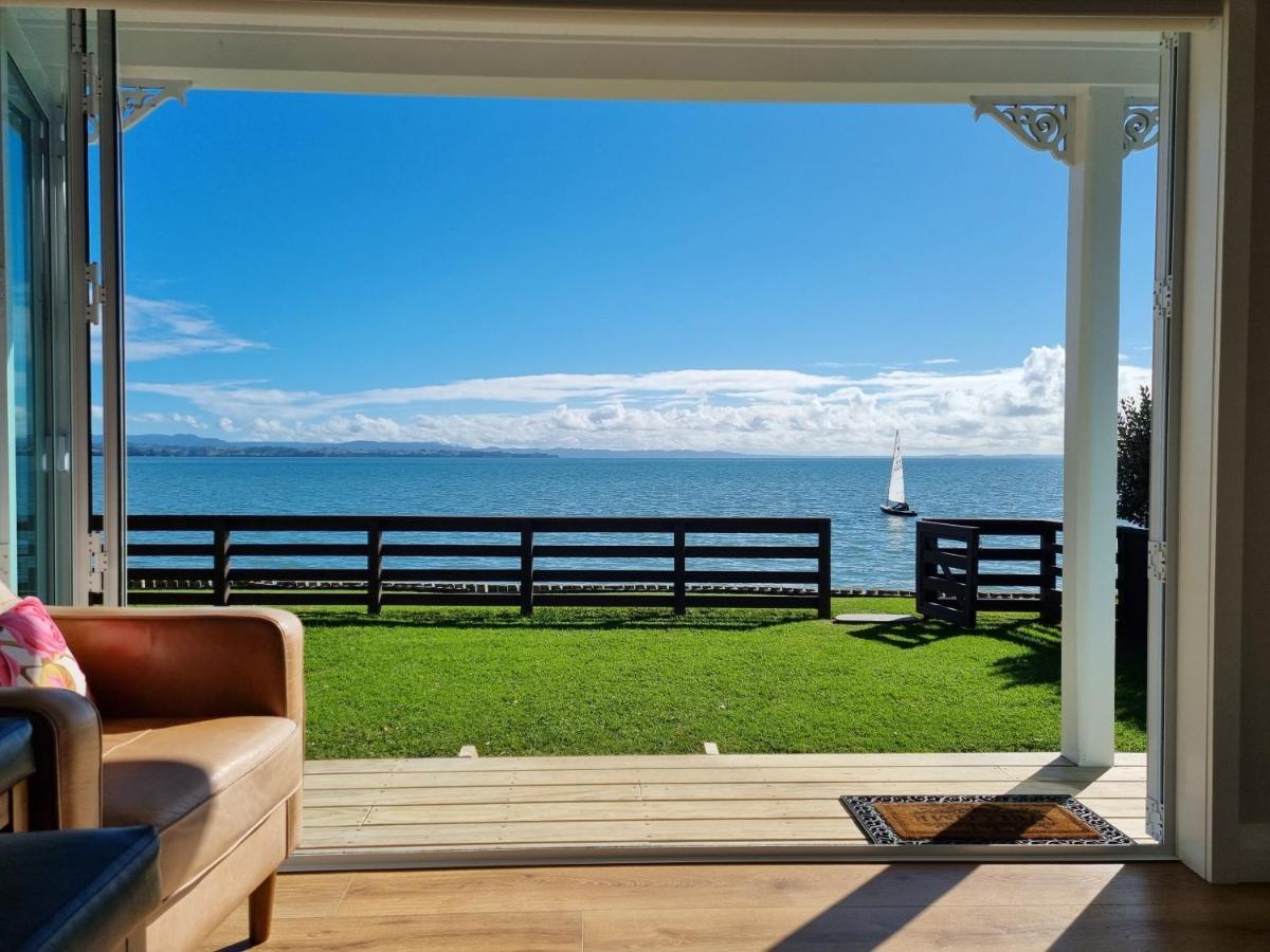 Clarks Beach Red Rock Cottage, Beachfront Luxury מראה חיצוני תמונה