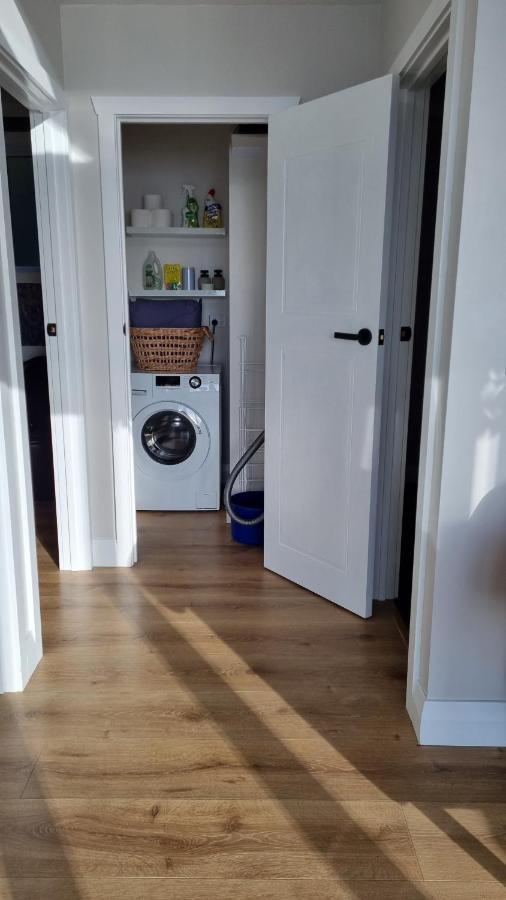 Clarks Beach Red Rock Cottage, Beachfront Luxury מראה חיצוני תמונה